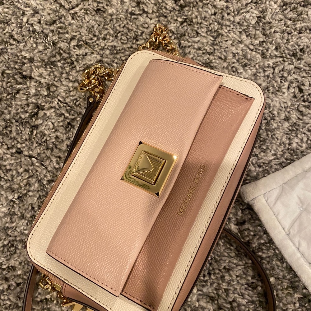 Micheal Kors Crossbody
